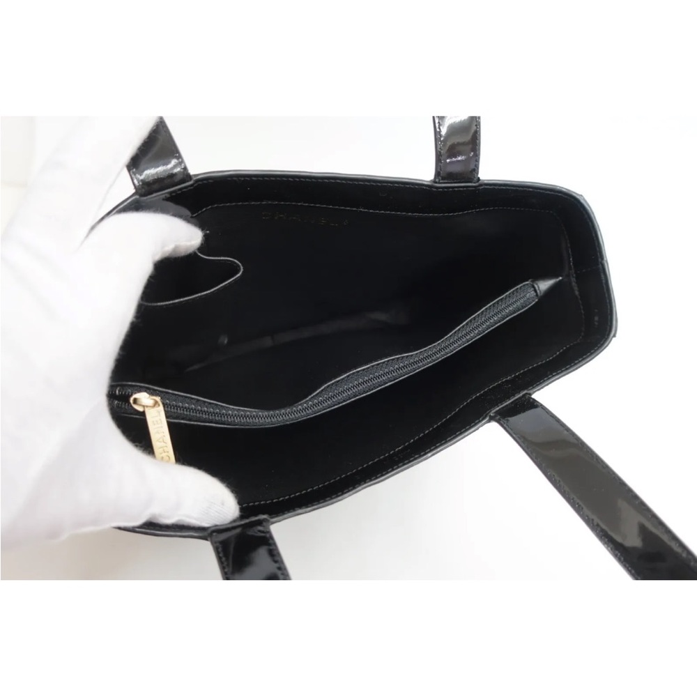 Chanel Authentic Black Enamel Tote Shoulder Bag - Picture 5 of 13